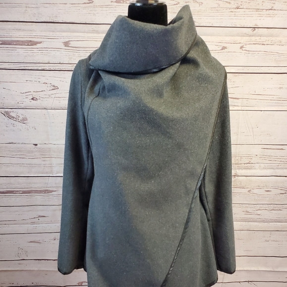 fall coat (can also be used for spring) - Picture 2 of 10